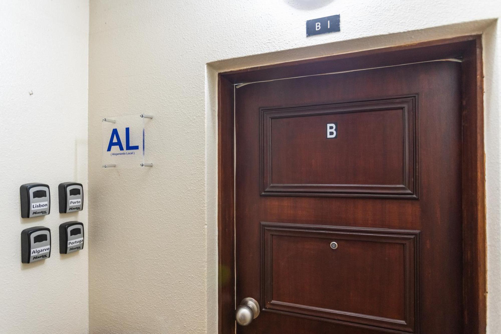 Bnb Homes Praia Da Rocha Beach Bright Apartment 50 M Away From The Ocean Portimão Exterior photo